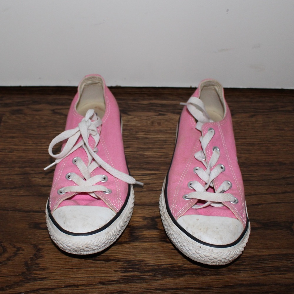 pink low top converse